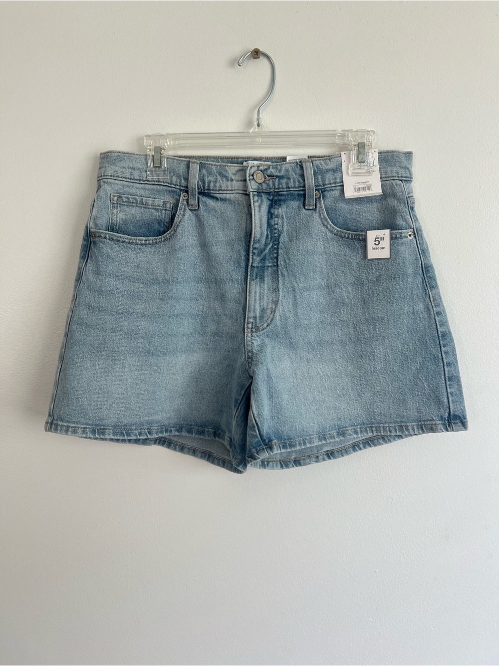 NWT Time and Tru Women's Light Wash High Rise Denim Shorts, 5" Inseam
